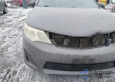 2013 Toyota Camry Le z USA, uszkodzony, nr VIN 4T4BF1FK2DR312455